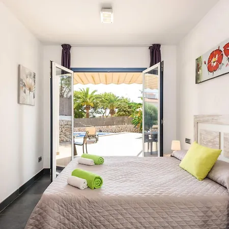 别墅 Primasol By *